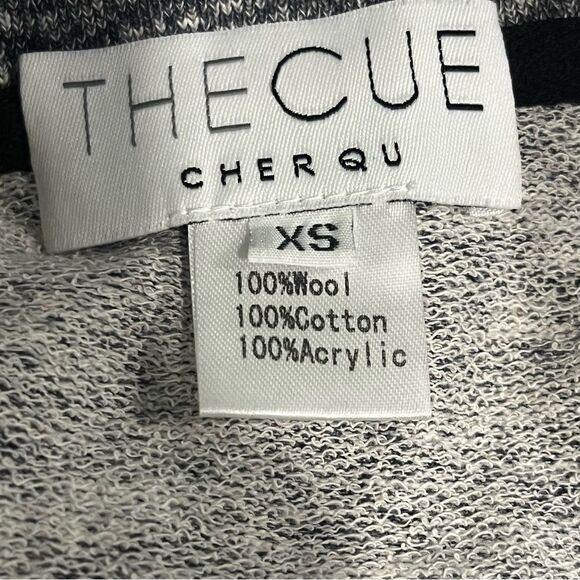 The Cue Cherqu Heather Grey Knit Crewneck with Sheer Lace Batwing Long Sleeves - Picture 5 of 5